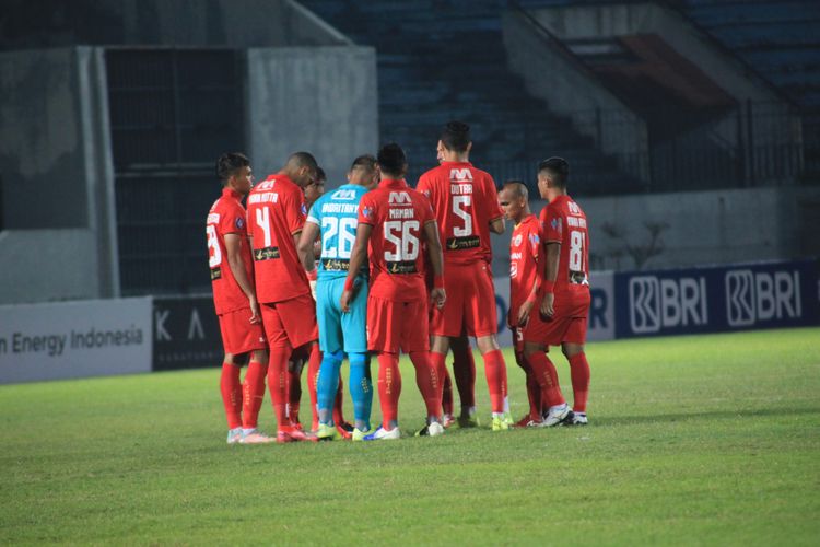 Skuad Persija Jakarta dalam laga Madura United vs Persija Jakarta pada ajang Liga 1 2021-2022 pekan ke-8, Jumat (22/10/2021) malam WIB di Stadion Moch Soebroto, Magelang.