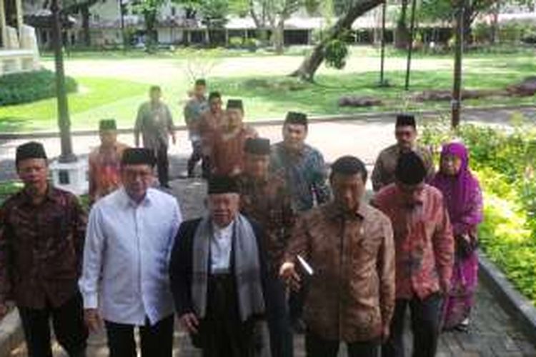 Para tokoh dari MUI, PBNU dan Muhammadiyah usai bertemu Presiden Joko Widodo di Istana, Jakarta, Selasa (1/11/2016).