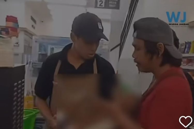 Pria Gendong Bayi Diduga Curi Kosmetik di Minimarket Wilayah Jakbar