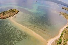 Pantai Lariti Bima NTB Tawarkan Pesona Laut Terbelah 