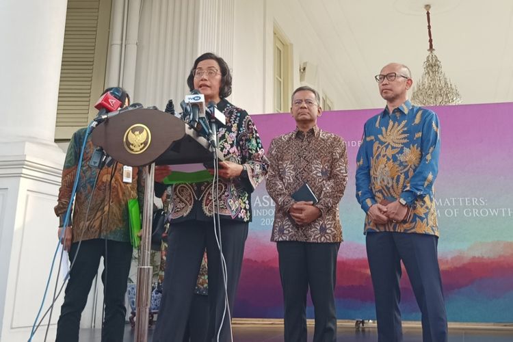 Menkeu Sri Mulyani Indrawati di Kompleks Istana Kepresidenan, Jakarta, Selasa (30/5/2023).