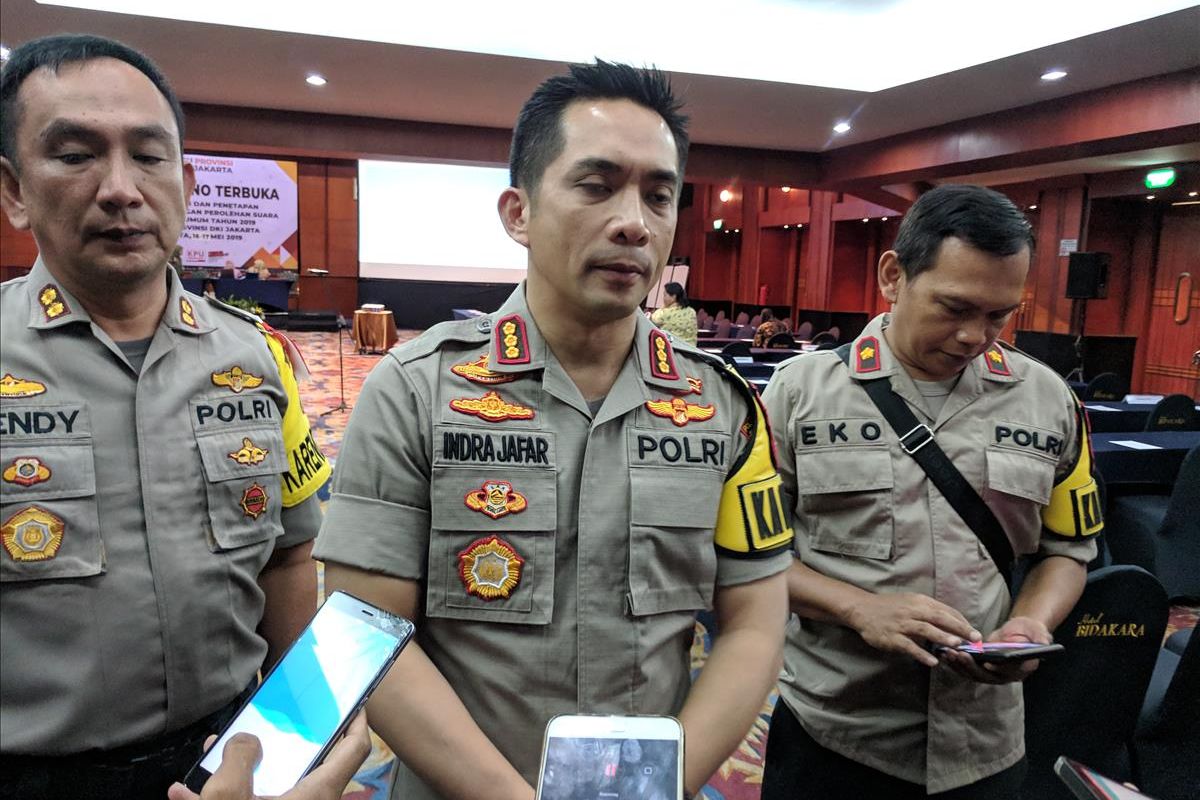 Kapolres Metro Jakarta Selatan, Kombes Indra Jafar memberi keterangan di Hotel Bidakara, Pancoran, Jakarta Selatan