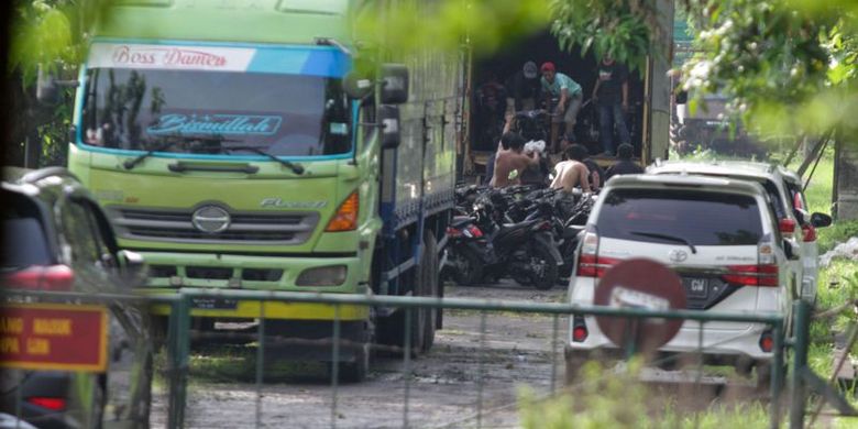 Sejauh ini, TNI AD menyatakan masih menyelidiki sejauh mana keterlibatan para prajurit dalam temuan 215 motor dan 49 mobil di gudang tersebut. Begitu pula terkait motif dan modus yang digunakan dalam kasus ini.