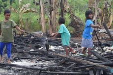 Rumah Terbakar, Empat Bocah Yatim Ini Kebingungan