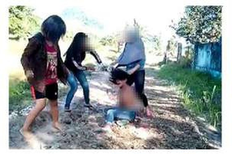 Video penganiayaan terhadap seorang remaja perempuan di Pinrang, Sulawesi Selatan