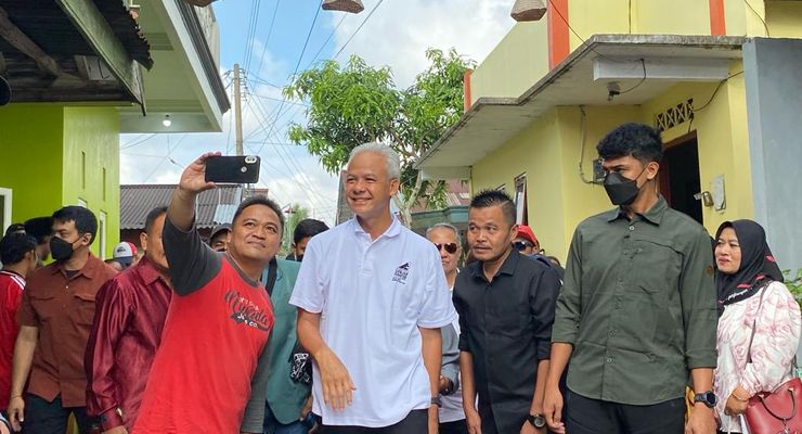 Momen Ganjar Bermalam di Rumah Warga, Diajak Curhat dan Disuguhi Singkong Rebus