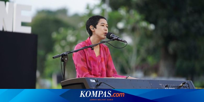Lirik Dan Chord Lagu Sepasang Kekasih Yang Pertama Bercinta Di Luar Angkasa Frau