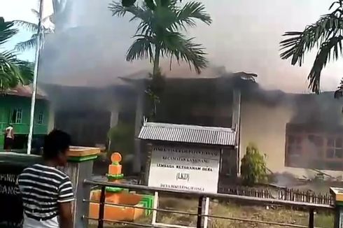 Agar Pesan Sampai ke Jokowi, Pelaku Bakar Kantor Desa Sambil 