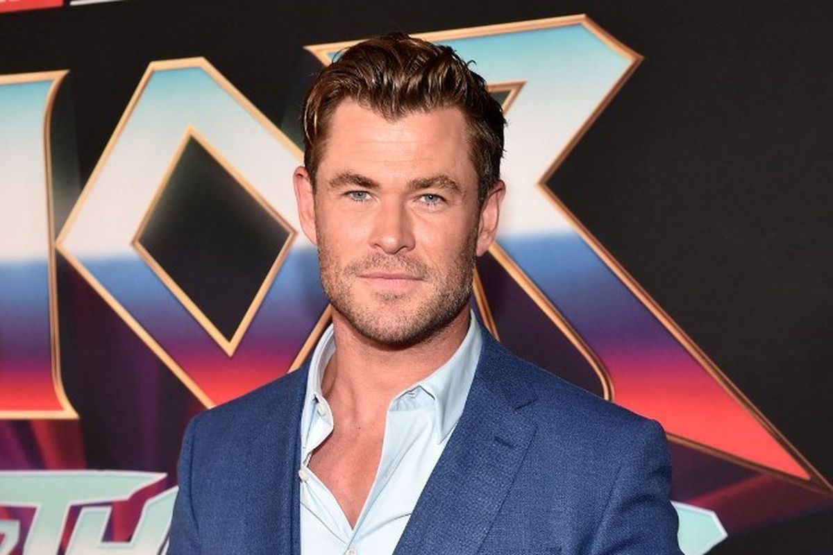 Aktor asal Australia Chris Hemsworth menghadiri pemutaran perdana film Thor: Love and Thunder World di El Capitan Theatre, Hollywood, California, Kamis (23/6/2022). 