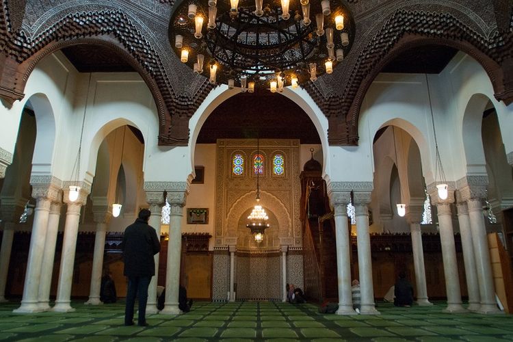 Masjid Raya Paris di Perancis.