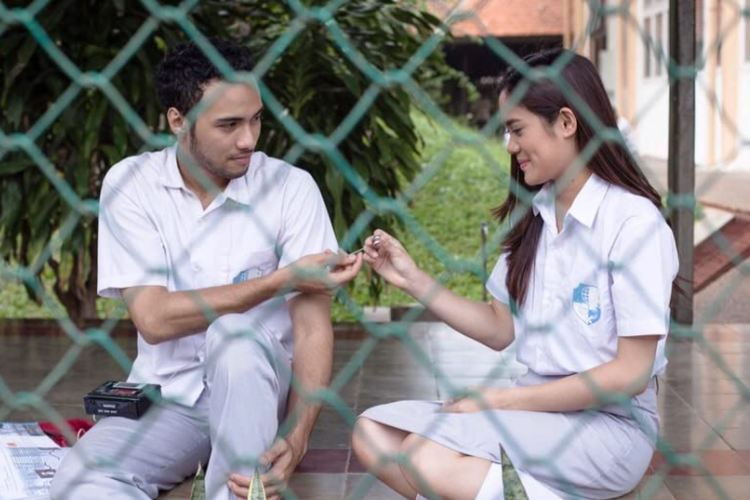 Film Galih dan Ratna dapat disaksikan di layanan streaming Netflix