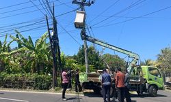 Bebaskan Desa dari Kegelapan, Bupati Jembrana Targetkan 20 Lampu PJU Mati Kembali Menyala