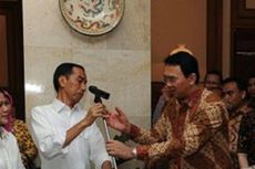 Kala Ahok Membantu Jokowi Pasang Mikrofon