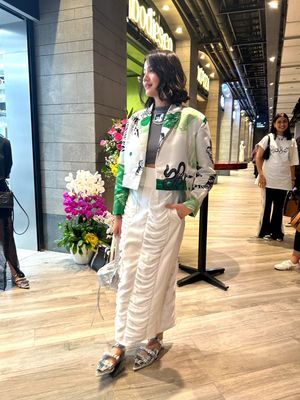 Tren fashion Y2K dengan koleksi terbaru Mader Official.