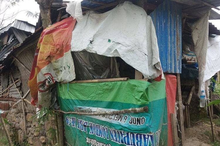 Kondisi rumah Halimah di tengah pematang sawah yang berada di dusun Selakan, Desa Sintung Lombok Tengah