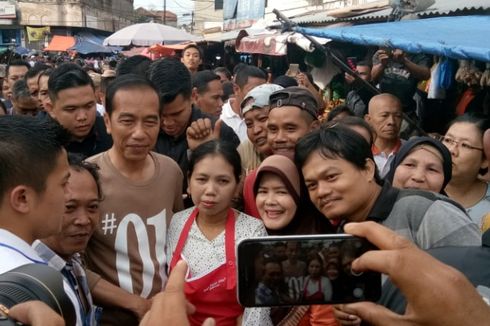 Blusukan di Pasar Gintung, Jokowi Beli 50 Buah Tempe