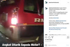 Viral, Video Angkot Mogok Ditarik Sepeda Motor