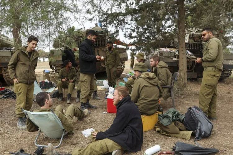 Tentara Israel mungkin tertular shigella dari makanan yang dikirim oleh teman dan kerabat.