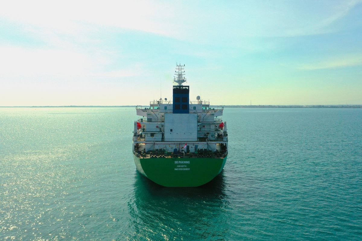 Pertamina International Shipping (PIS) mengoperasikan 102 kapal milik yang dikelola secara terintegrasi demi memastikan distribusi energi berjalan aman dan tepat waktu, baik di rute domestik maupun internasional.