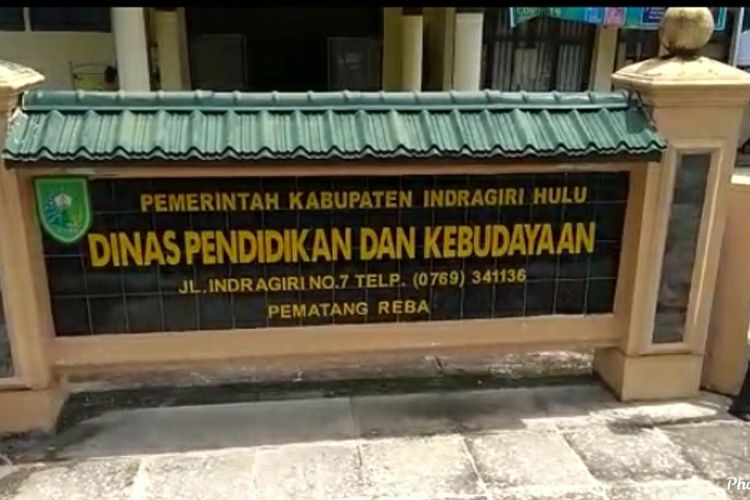 Kantor Dinas Pendidikan dan Kabudayaan Kabupaten Indragiri Hulu, Riau.