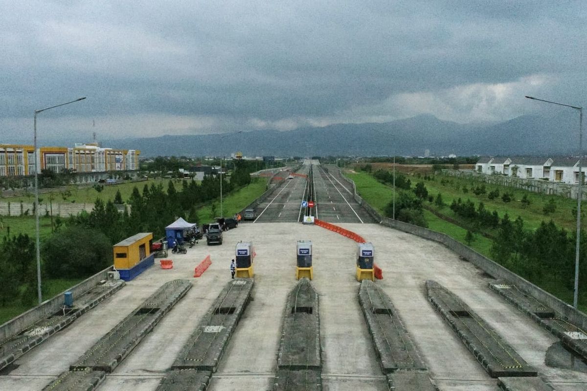  Jasa Marga lakukan pembukaan Akses Keluar Tol Gedebage di KM 149 arah Cileunyi Ruas Tol Padaleunyi pada 3 Mei 2022 pukul 07.21 WIB untuk mengantisipasi kepadatan di jalan nasional Cileunyi yang mulai berdampak pada GT Cileunyi 2.