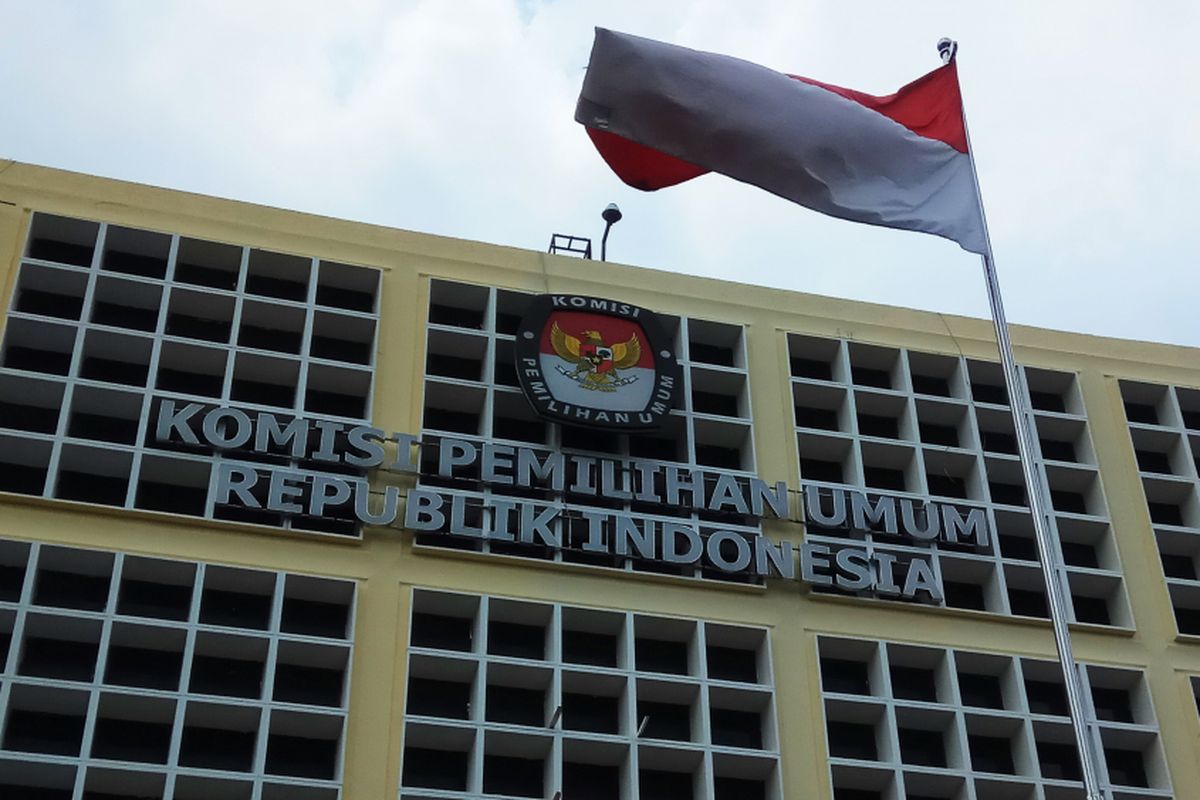 Logo Komisi Pemilihan Umum (KPU) RI digedung KPU RI, Jalan Imam Bonjol 29, Jakarta Pusat, Jumat (6/10/2017). 