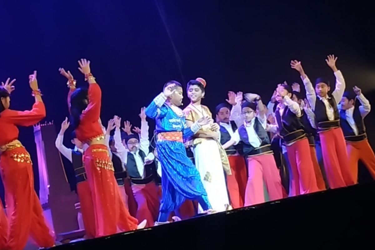 Sekolah Global Sevilla menggelar pementasan drama musikal Aladdin di Taman Ismail Marzuki, Jakarta, bertepatan dengan hari Valentine, 14 Februari 2019. 