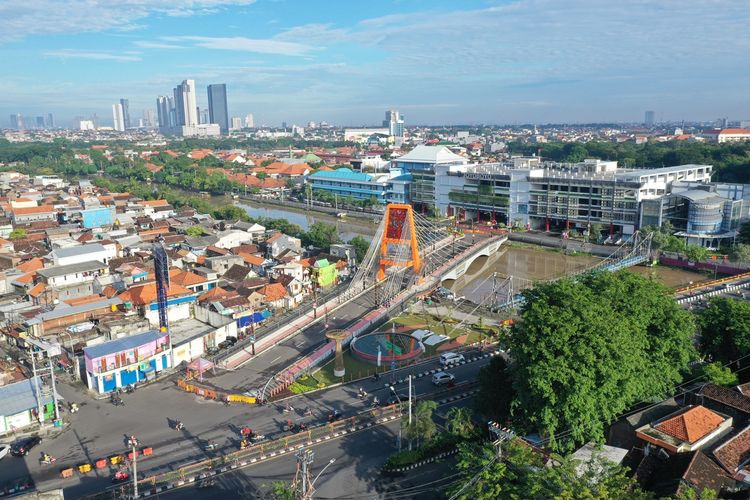 Pembangunan Jembatan Joyoboyo sudah rampung 100 persen, namun peresmiannya masih menunggu pembayaran proyek dilunasi.