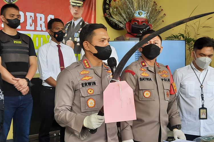 Polisi menangkap komplotan begal yang menewaskan seorang pria berinisial SP (34) di Jalan Raya Bekasi KM 26, Ujung Menteng, Cakung, Jakarta Timur, Senin (25/10/2021) lalu.