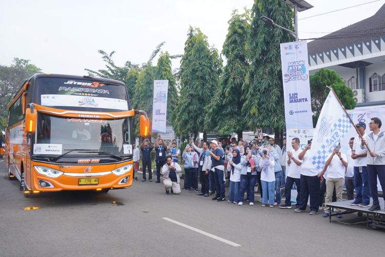 Jasa Marga menyediakan kursi bus gratis bagi 1.226 orang pemudik yang ingin pulang ke kampung halaman di sejumlah daerah di pulau Jawa.