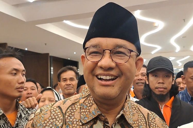 Anies Baswedan usai menghadiri Bimtek PKS Anggota DPRD se-Sulawesi di Hotel Claro Makassar, Kamis (13/7/ 2023).
