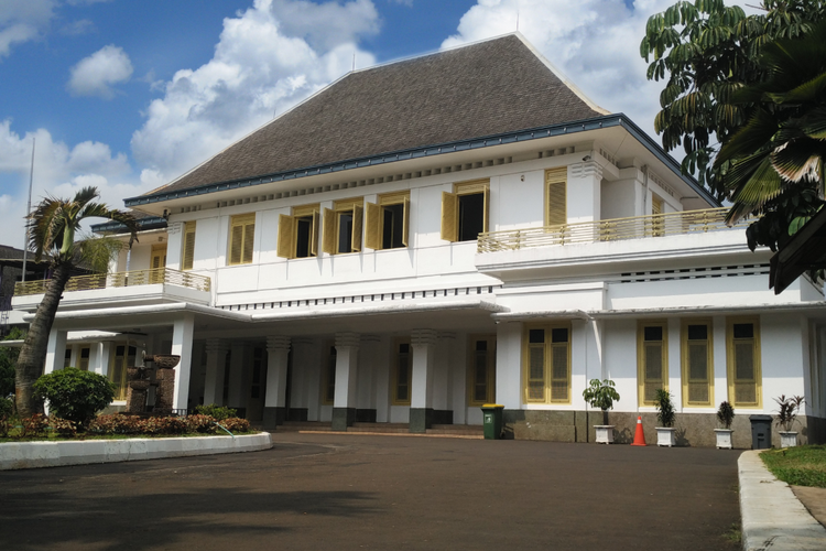 Gedung Museum Perumusan Naskah Proklamasi.