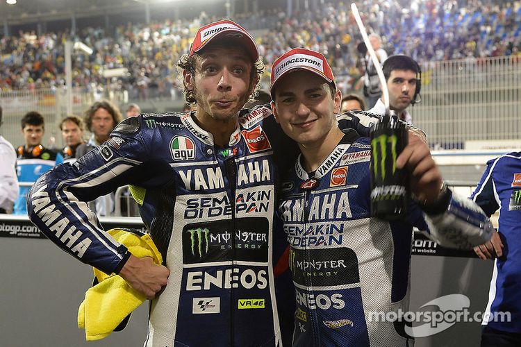 Momen saat Rossi dan Lorenzo masih akur.