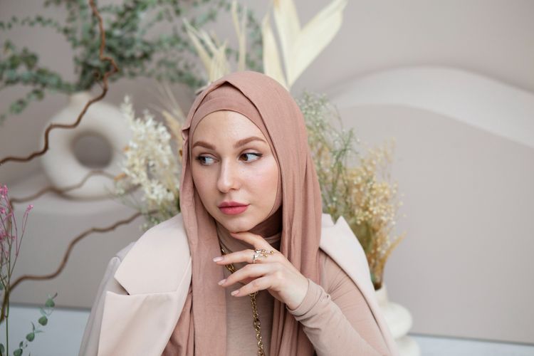 8 Langkah Makeup Lebaran untuk Pemula, Hasil Flawless dan Tahan Lama