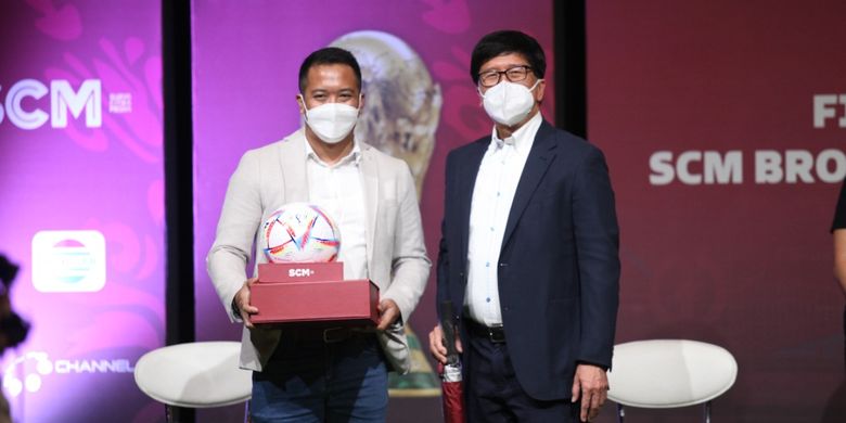 SCM (PT Surya Citra Media Tbk.) yang berada di bawah naungan EMTEK Group memegang hak siar tayang FIFA World Cup Qatar 2022 bersama Le Minerale selaku Broadcast Sponsor. 