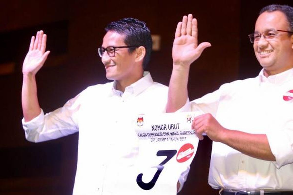 Pasangan calon gubernur-wakil gubernur DKI Jakarta, Anies Baswedan-Sandiaga Uno, di JIExpo Kemayoran, Jakarta, Selasa (25/10/2016).