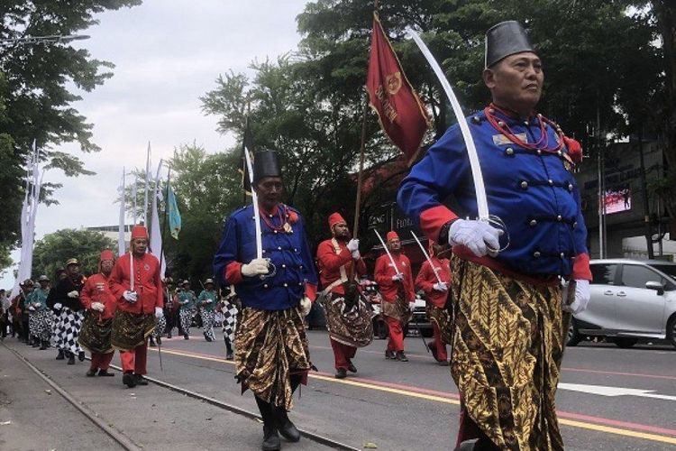 Bregada Keraton Surakarta di acara Kirab Boyong Kedaton. 