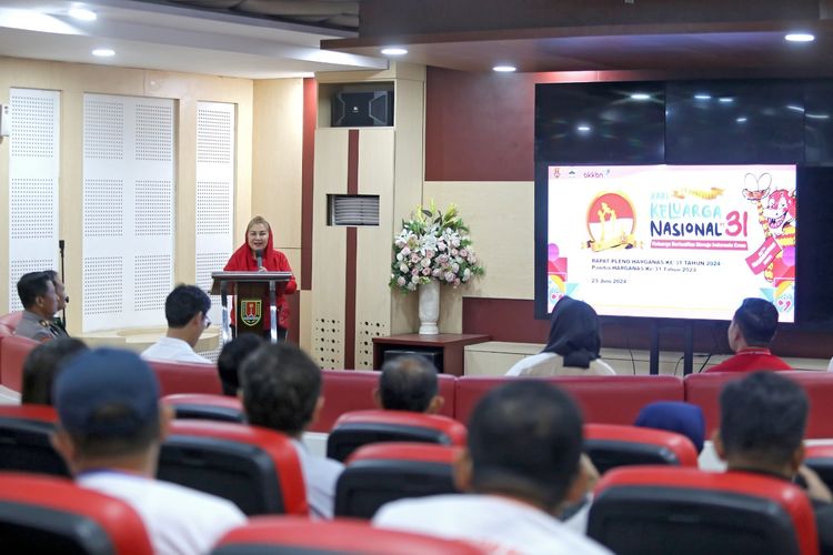 Wali Kota Semarang, Hevearita Gunaryanti Rahayu saat memimpin rapat koordinasi persiapan Harganas di Balai Kota Semarang, Minggu (23/6/2024).