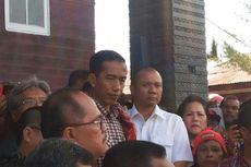 Ulos Merah untuk Jokowi di Tanah Kabanjahe