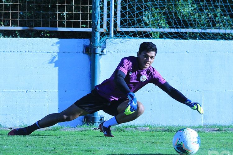 Penjaga gawang timnas U19 Indonesia, Muhammad Adi Satryo.