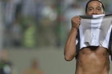 Tanda Tangan Ronaldinho Ada di Kondom