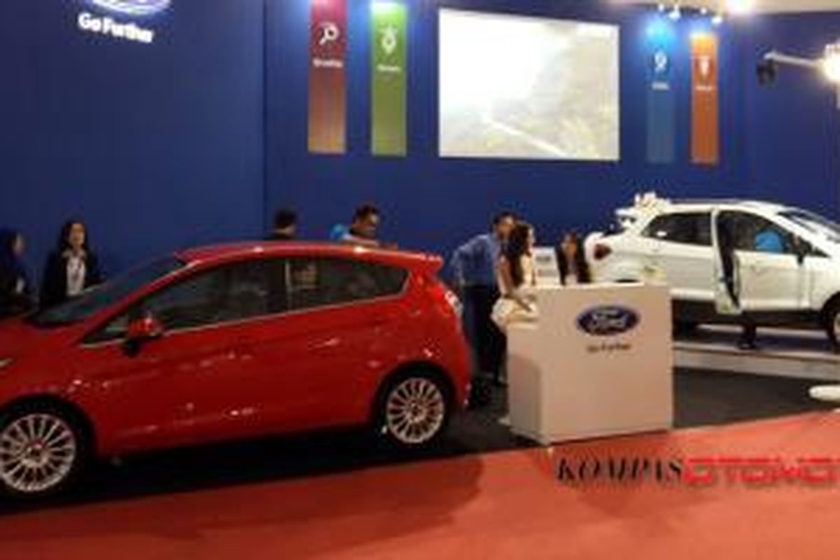 Ford Fiesta dan EcoSport mejeng di Pameran Otomotif Semarang 2014.