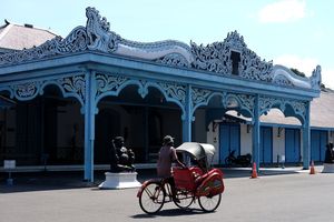 Keraton Surakarta Ditutup Usai Wafatnya Pakubuwono XIII, Wisatawan Hanya Bisa Melihat dari Pelataran