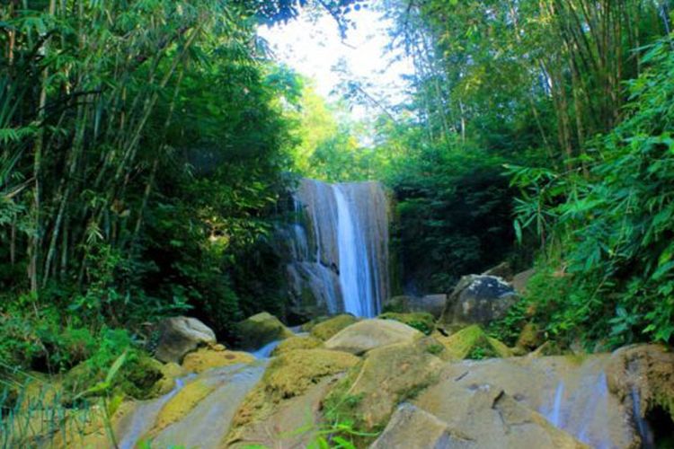 Grojogan Sewu di Kabupaten Kulon Progo, DI Yogyakarta (Tribun Jogja/Gilang Satmaka)