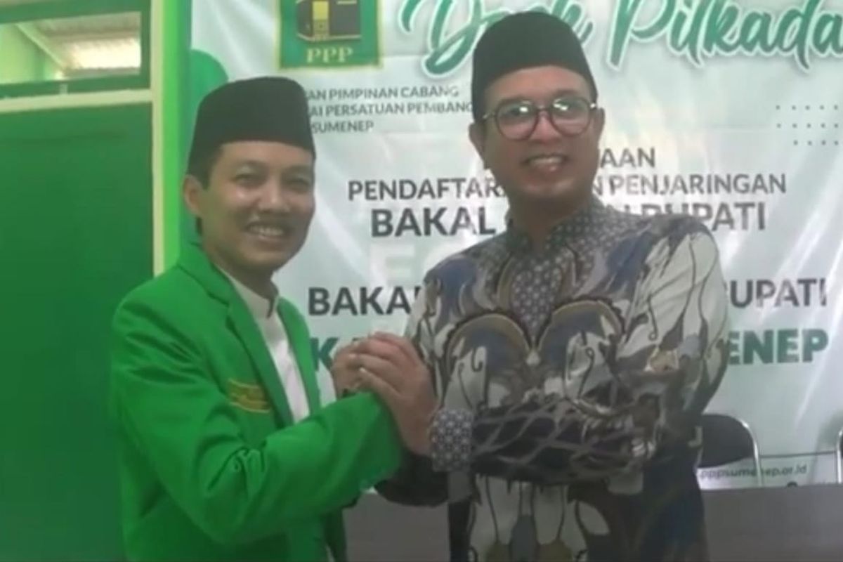 Kiai Ali Fikri dan KH Unais Ali Hisyam di kantor DPC PPP Sumenep, Selasa (28/5/2024). 