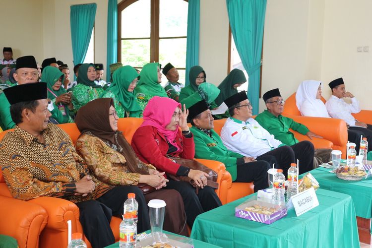 Para calon kepala daerah di Pilkada Kabupaten Mojokerto yang mengikuti penjaringan di Partai Persatuan Pembangunan (PPP), menghadiri acara pembukaan Rapimcab PPP Kabupaten Mojokerto, Sabtu (1/2/2020).