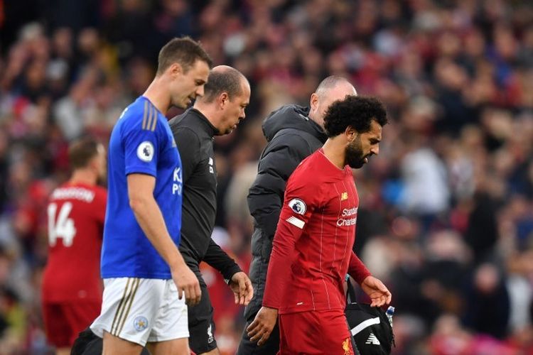 Mohamed Salah mengalami cedera ringan pada pertandingan Liverpool vs Leicester City dalam lanjutan Liga Inggris di Stadion Anfield, 5 Oktober 2019. 