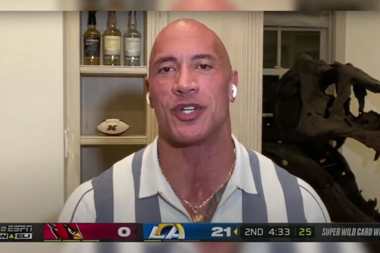 Desas-desus tersebut beredar secara online pada minggu ini, setelah Dwyane Johnson muncul dalam pertunjukan NFL ManningCast di ESPN, dengan latar belakang terngkorak T-rex..

