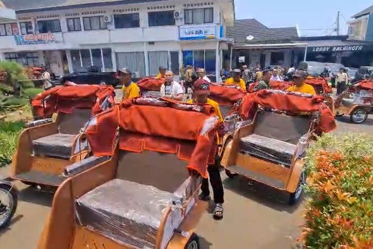 30 Tahun Kayuh Becak Manual, Saliah Kini Tersenyum dan Bersyukur Dapat Becak Listrik