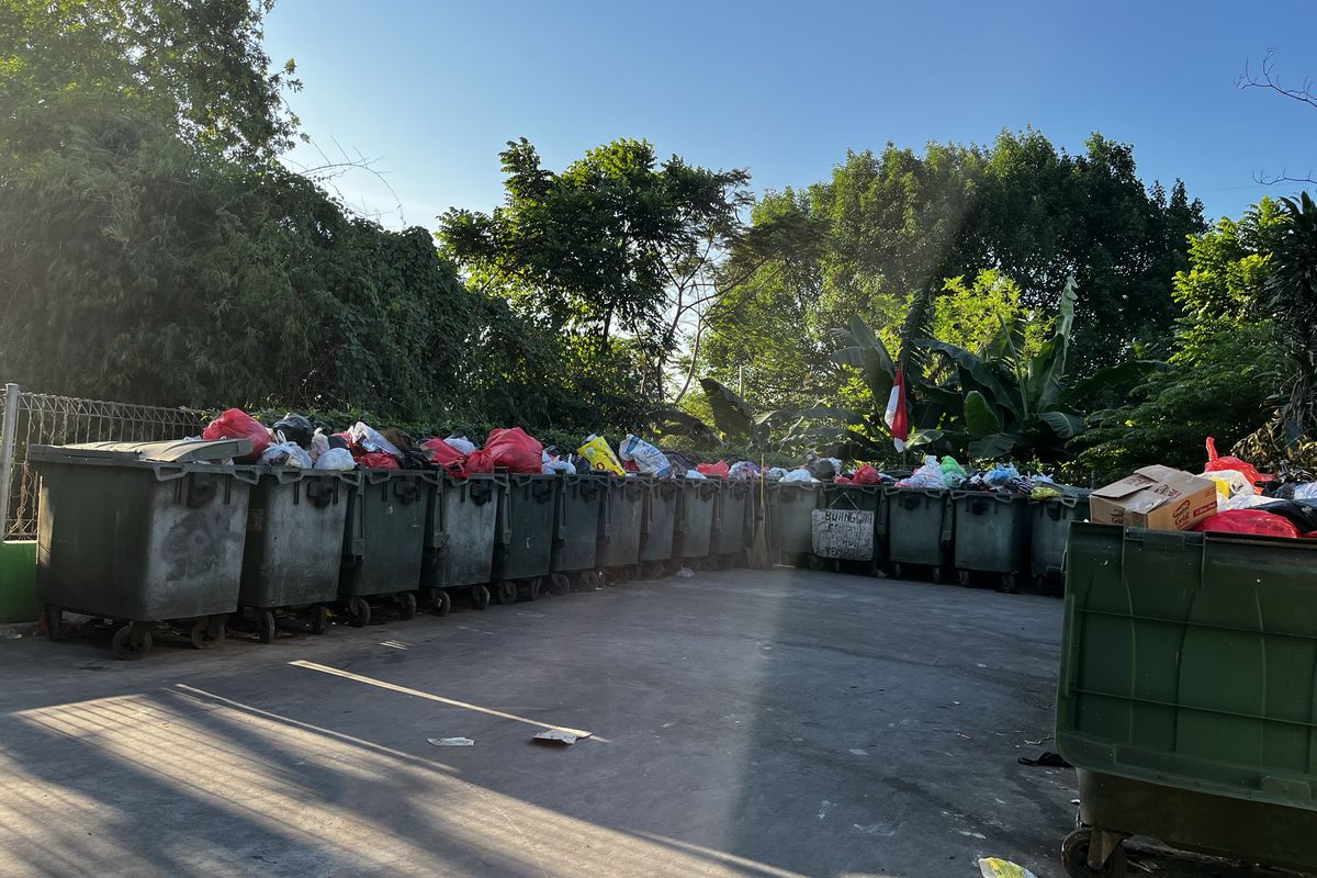Kondisi Bank Sampah Pesapen di Jalan Sumur Welut, Kecamatan Lakarsantri, Surabaya, Kamis (12/6/2025).